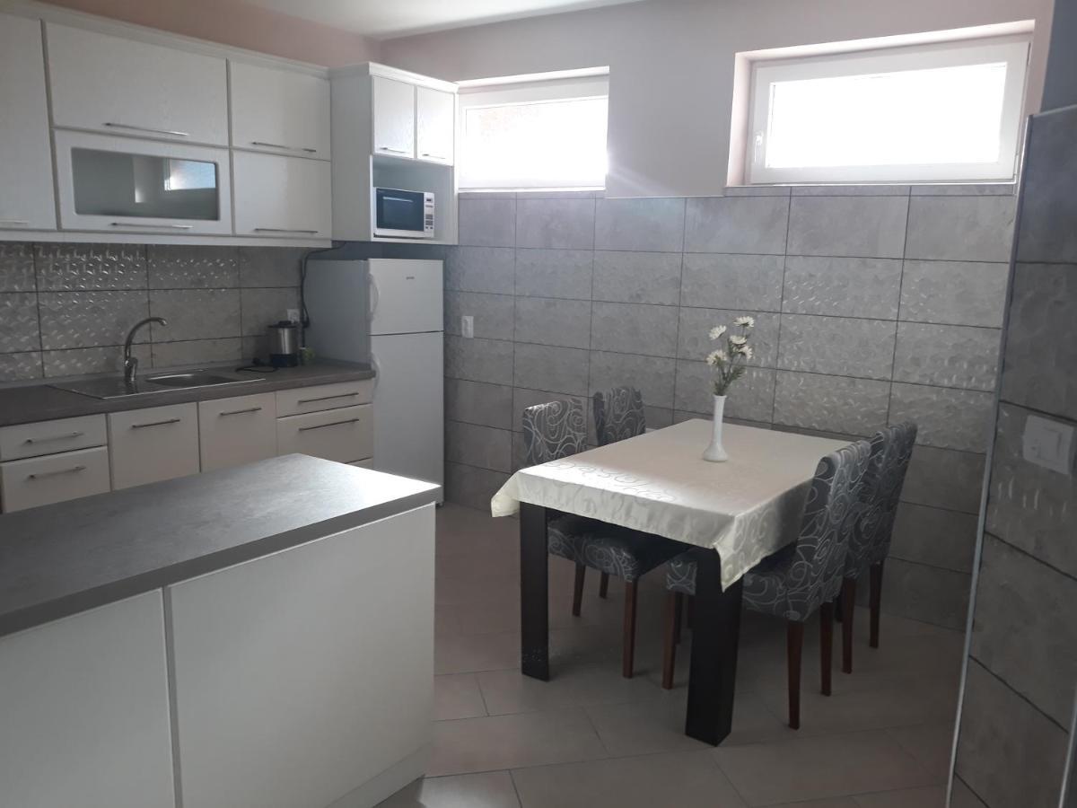 Andi Apartman Pacir Bagian luar foto